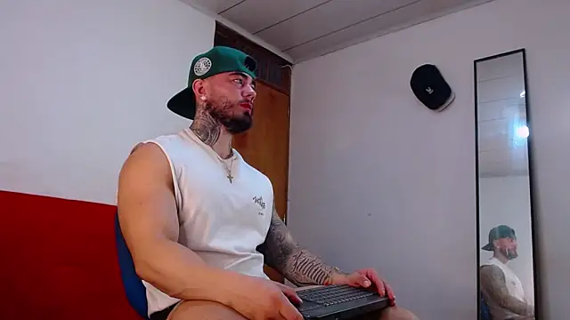 tommyblessd1 online show from May 2026 01:18:01 PM