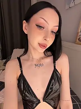 Lina Thornton  online show from April 2026 04:41:02 PM