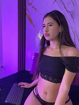 Snapshot of nina_vixen chatting on May 2026 08:37:01 PM nina vixen online show from May 2026 08:37:01 PM