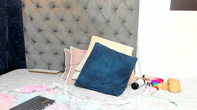 Snapshot of nahiroby_ebony chatting on January 2026 07:11:01 PM nahiroby ebony online show from January 2026 07:11:01 PM