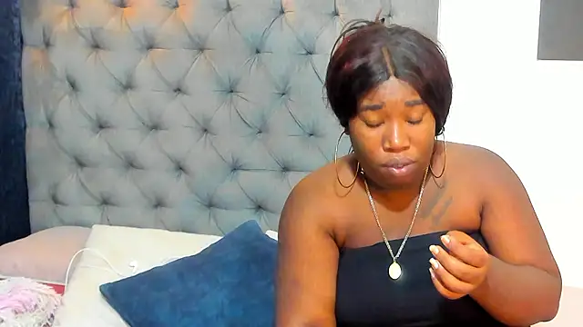 Snapshot of nahiroby_ebony chatting on February 2026 04:08:01 PM nahiroby ebony online show from February 2026 04:08:01 PM