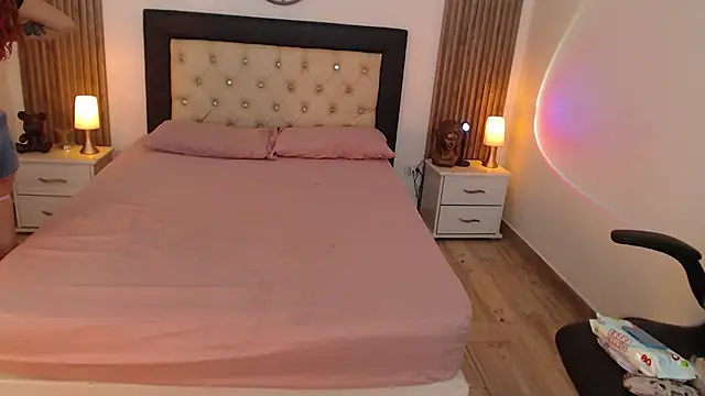 Red kytty6 online show from October 2025 09:14:02 PM