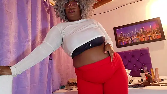 Snapshot of ebony_NeighborMoans chatting on June 2026 02:53:01 AM ebony NeighborMoans online show from June 2026 02:53:01 AM