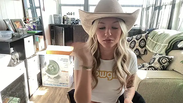 playwithdakota online show from November 2025 06:42:02 PM