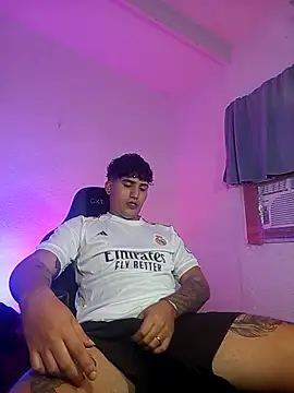 Snapshot of Saturn_boy chatting on November 2025 05:17:02 AM Saturn boy online show from November 2025 05:17:02 AM