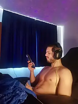 EyesNeverLies online show from December 2025 10:42:01 AM