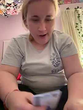 Snapshot of imawhorenslut19 chatting on April 2026 03:06:01 AM imawhorenslut19 online show from April 2026 03:06:01 AM