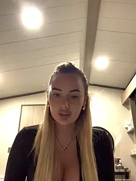 Snapshot of louisa1238x chatting on October 2025 07:54:01 PM louisa1238x online show from October 2025 07:54:01 PM