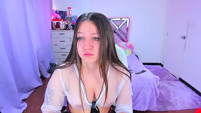 Luna Analya online show from October 2025 01:25:01 PM