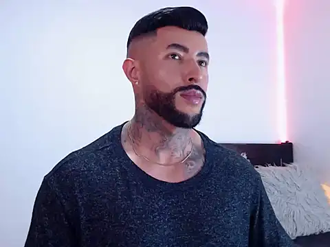 andrea de lucaa online show from October 2025 05:19:02 AM