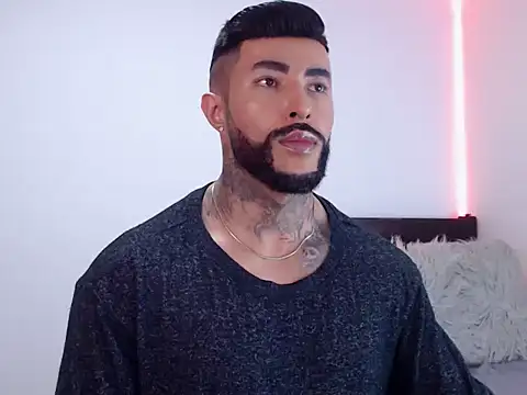 andrea de lucaa online show from October 2025 03:50:02 AM