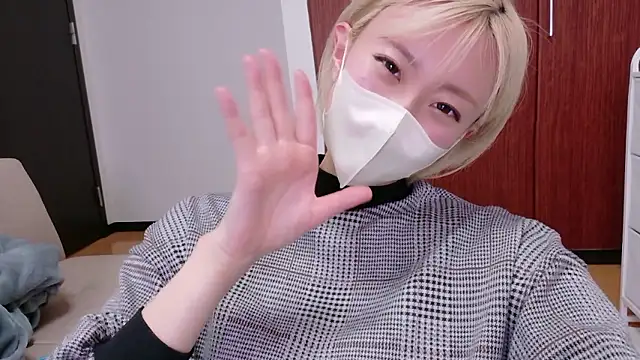 Nana  ch online show from April 2026 06:16:01 PM