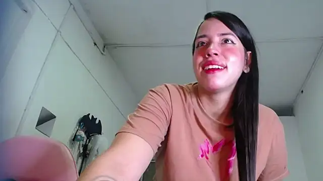 Snapshot of Amber09raiden chatting on October 2025 05:03:01 PM Amber09raiden online show from October 2025 05:03:01 PM