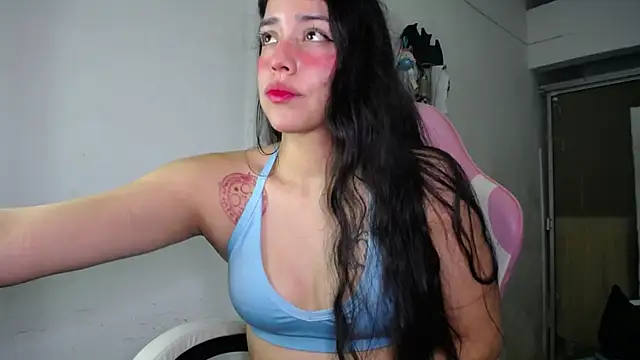 Snapshot of Amber09raiden chatting on November 2025 07:27:01 PM Amber09raiden online show from November 2025 07:27:01 PM