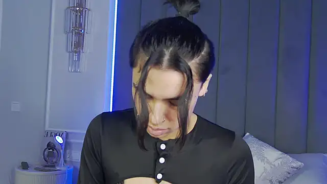 VioletAsh online show from October 2025 04:46:01 AM