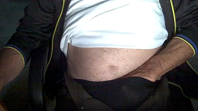 Snapshot of velikifant7 chatting on April 2026 04:27:01 AM velikifant7 online show from April 2026 04:27:01 AM