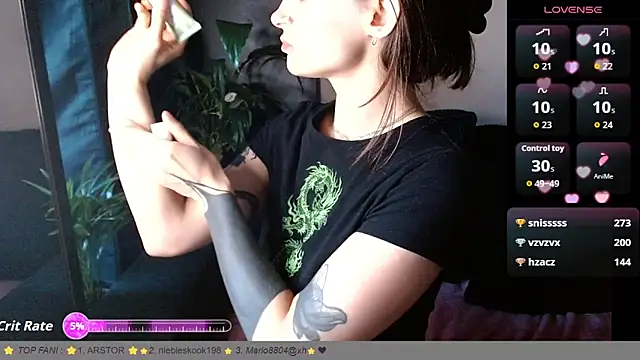   Leyla   online show from April 2026 06:09:02 PM