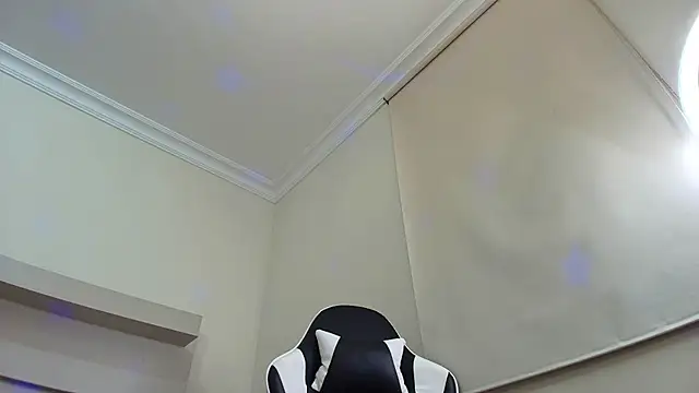 Snapshot of princequinn_ chatting on May 2026 11:21:01 PM princequinn online show from May 2026 11:21:01 PM