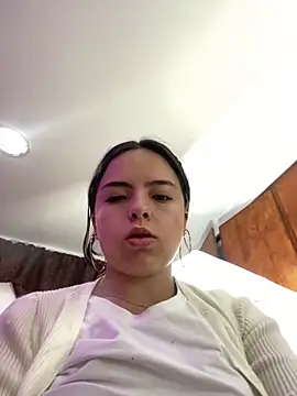 Snapshot of EmilyHarperr chatting on October 2025 11:40:02 AM EmilyHarperr online show from October 2025 11:40:02 AM