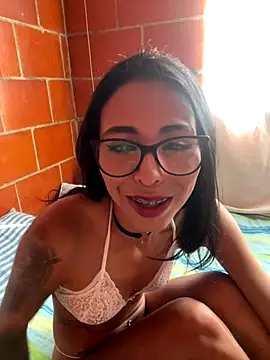 Snapshot of Emma__cumlovee chatting on September 2025 02:06:02 PM Emma cumlovee online show from September 2025 02:06:02 PM