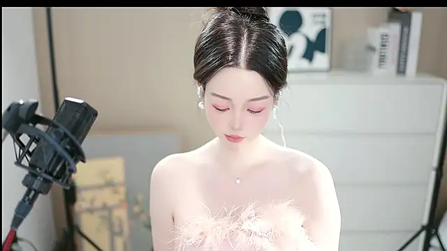 abbyli12 online show from November 2025 04:29:02 PM