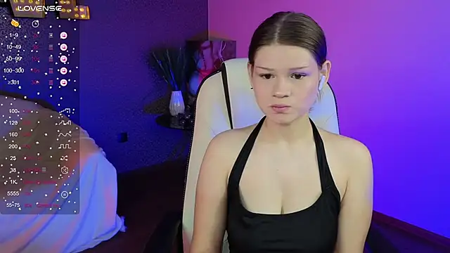 Lunamytrend online show from September 2025 12:17:01 PM