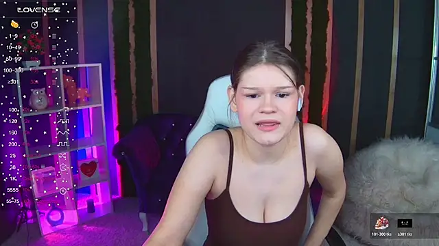 Lunamytrend online show from November 2025 06:19:02 AM