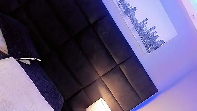 Ana Paaula23 online show from October 2025 08:28:01 PM