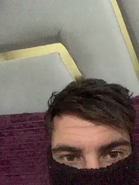 3Omar45 online show from November 2025 10:47:01 PM