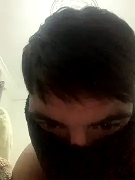 3Omar45 online show from November 2025 09:57:02 PM