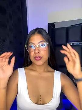 Snapshot of Kendra_C chatting on October 2025 10:32:02 PM Kendra C online show from October 2025 10:32:02 PM