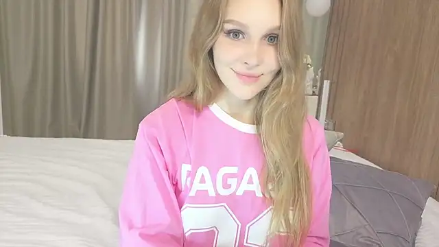 Snapshot of Brigitte_Bardot chatting on October 2025 06:21:02 AM Brigitte Bardot online show from October 2025 06:21:02 AM