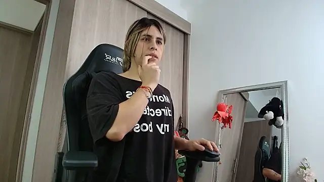 brunothompson3 online show from September 2025 02:29:02 PM