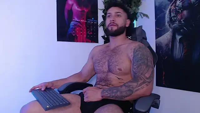 Snapshot of massimofiore_ chatting on July 2026 07:32:02 PM massimofiore online show from July 2026 07:32:02 PM