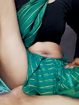 Snapshot of Hut_rotu_cute chatting on May 2026 04:44:02 PM Hut rotu cute online show from May 2026 04:44:02 PM