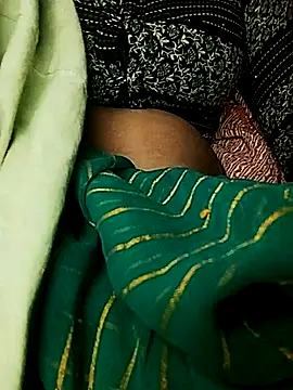 Snapshot of Hut_rotu_cute chatting on May 2026 05:22:02 PM Hut rotu cute online show from May 2026 05:22:02 PM