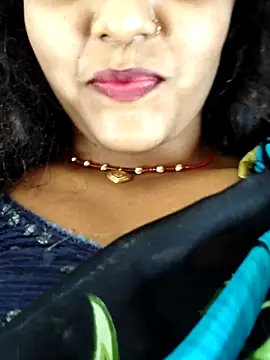 AnanyaKapoor89 online show from October 2025 07:50:01 AM