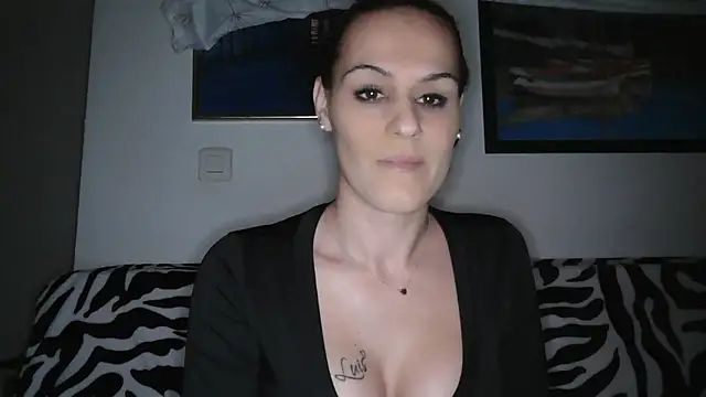 Snapshot of yumara351 chatting on January 2026 12:33:02 PM yumara351 online show from January 2026 12:33:02 PM