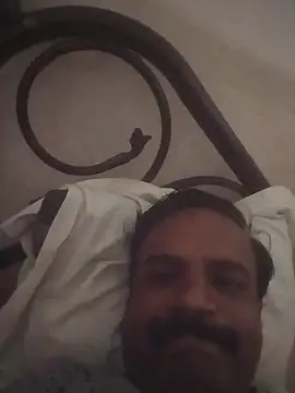 vardh033 online show from October 2025 07:46:02 PM