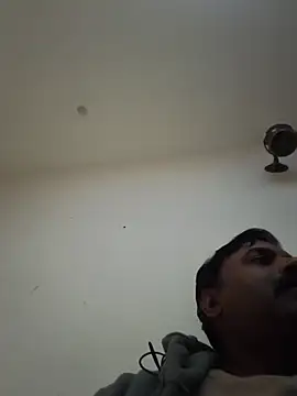 vardh033 online show from November 2025 03:39:01 PM