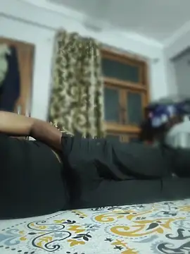 vardh033 online show from April 2026 12:58:02 PM