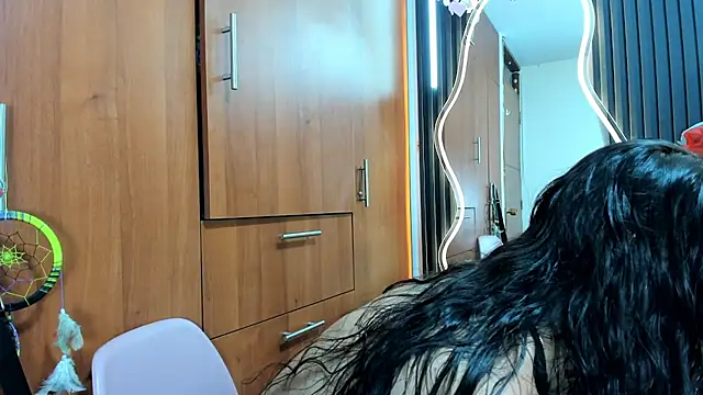 scarletr red online show from January 2026 01:29:01 AM