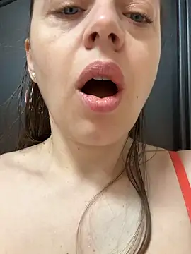 Snapshot of ladywithbigass chatting on March 2026 05:46:01 AM ladywithbigass online show from March 2026 05:46:01 AM