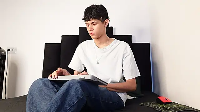 alexmark  online show from October 2025 05:26:02 PM