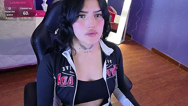 sari belle online show from November 2025 08:52:02 PM