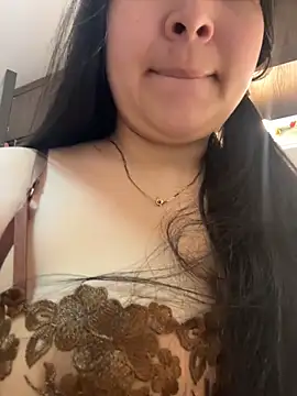 evelyn 1702 online show from July 2026 09:08:01 PM