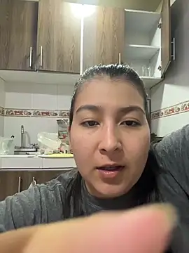 evelyn 1702 online show from July 2026 07:05:02 PM