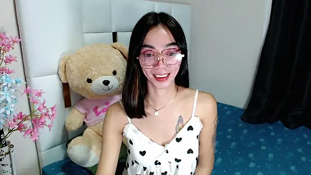 Snapshot of diamondnaked_ chatting on September 2025 05:45:01 PM diamondnaked  online show from September 2025 05:45:01 PM