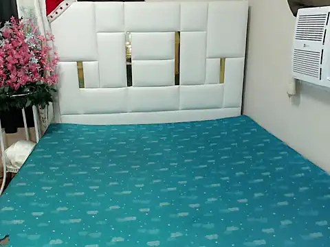 Snapshot of diamondnaked_ chatting on October 2025 09:06:02 AM diamondnaked  online show from October 2025 09:06:02 AM