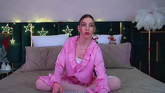 VeronicaVances online show from December 2025 06:06:01 PM